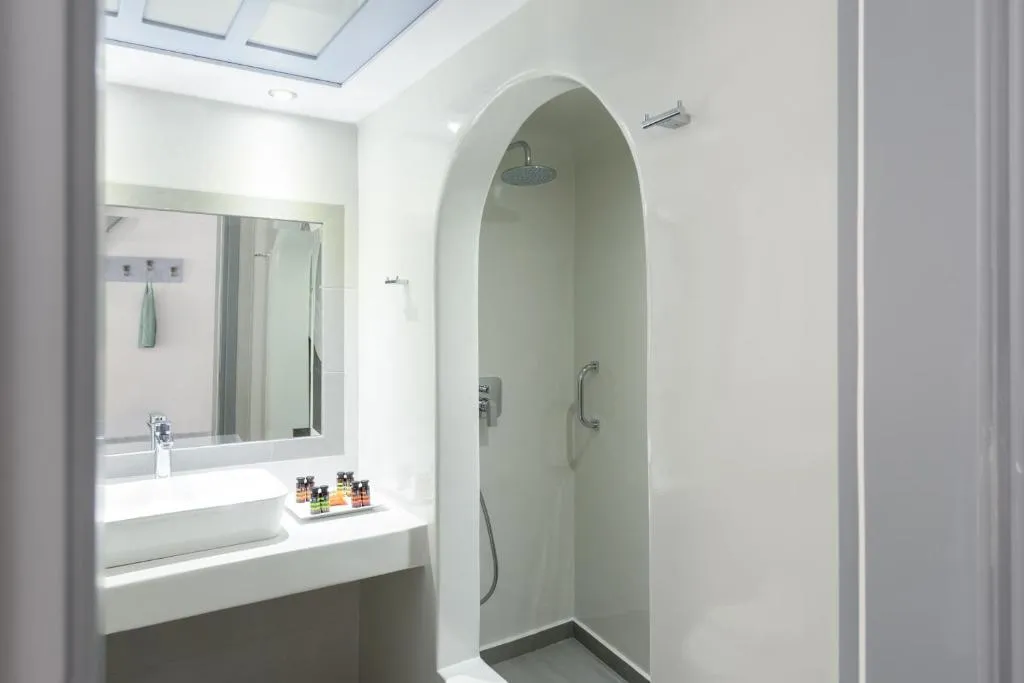 SUITE WITH PRIVATE POOL Room, Antoperla Luxury Hotel & Spa, Santorini