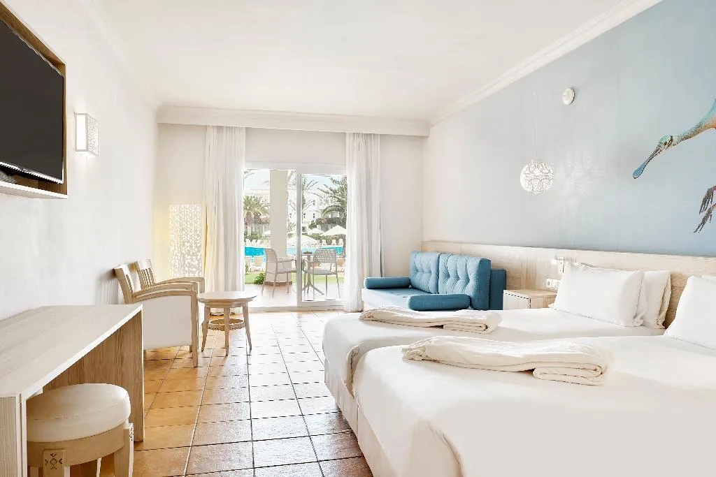 JUNIOR SUITE POOL VIEW Room, Iberostar Waves Founty Beach, Agadir