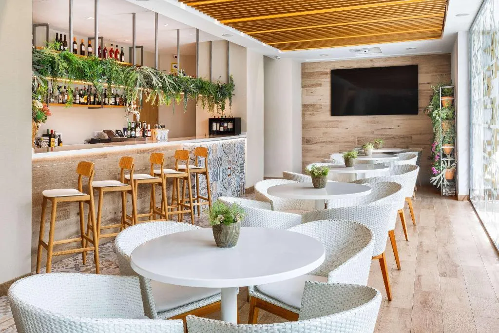 Bar, Catalonia Giralda, Seville