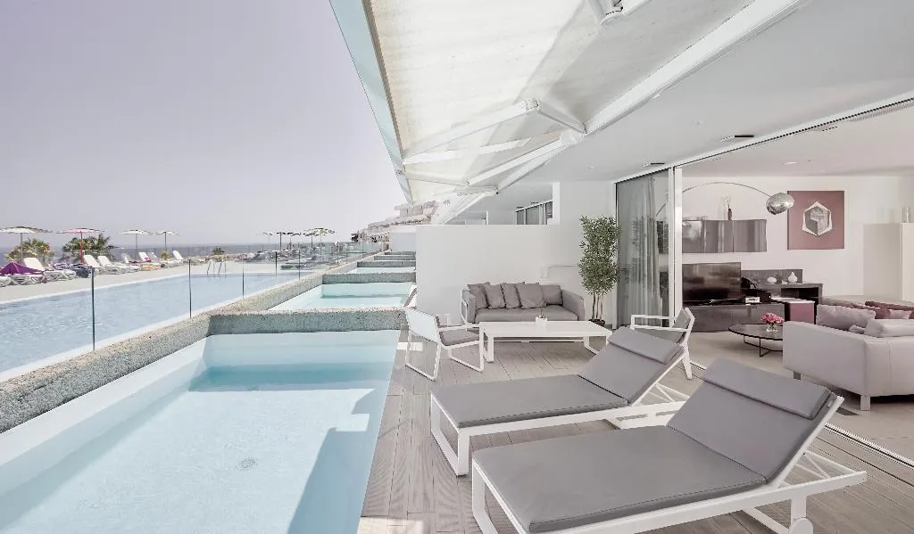 SUITE WITH PRIVATE POOL Room, Domes Baobab Suites, Tenerife