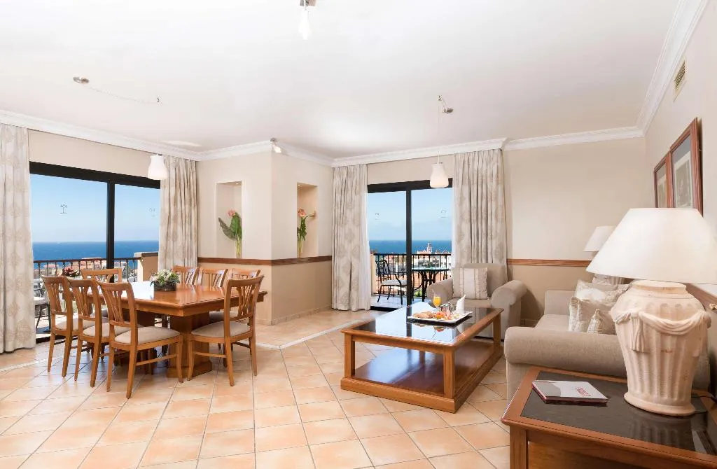 Room, GF Gran Costa Adeje, Tenerife