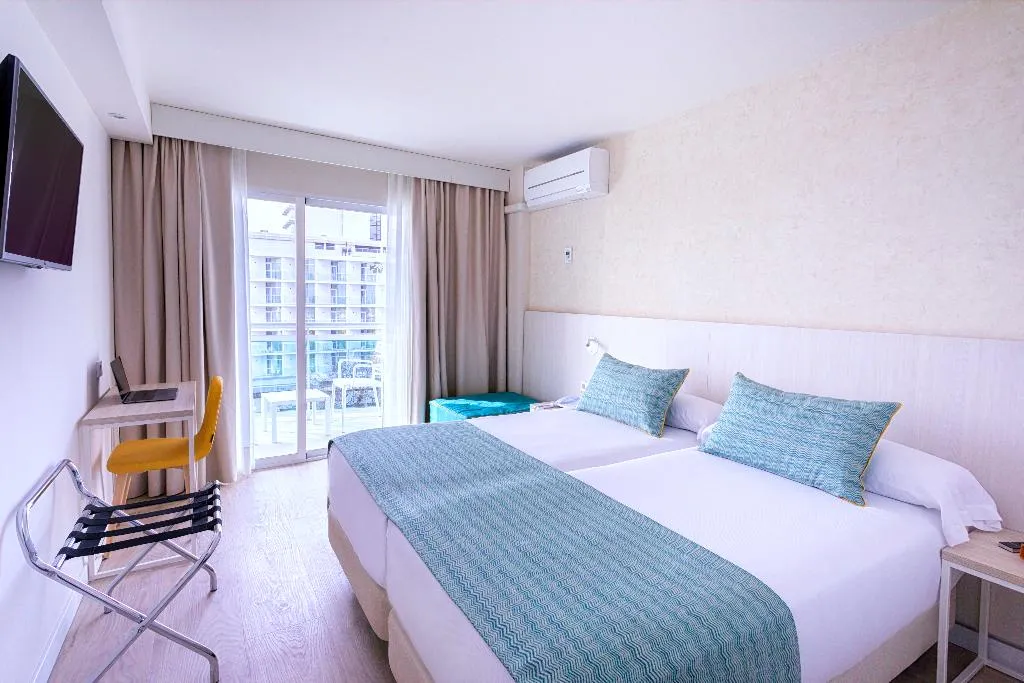 TRIPLE WITH BALCONY Room, Palmasol Hotel, Costa Del Sol