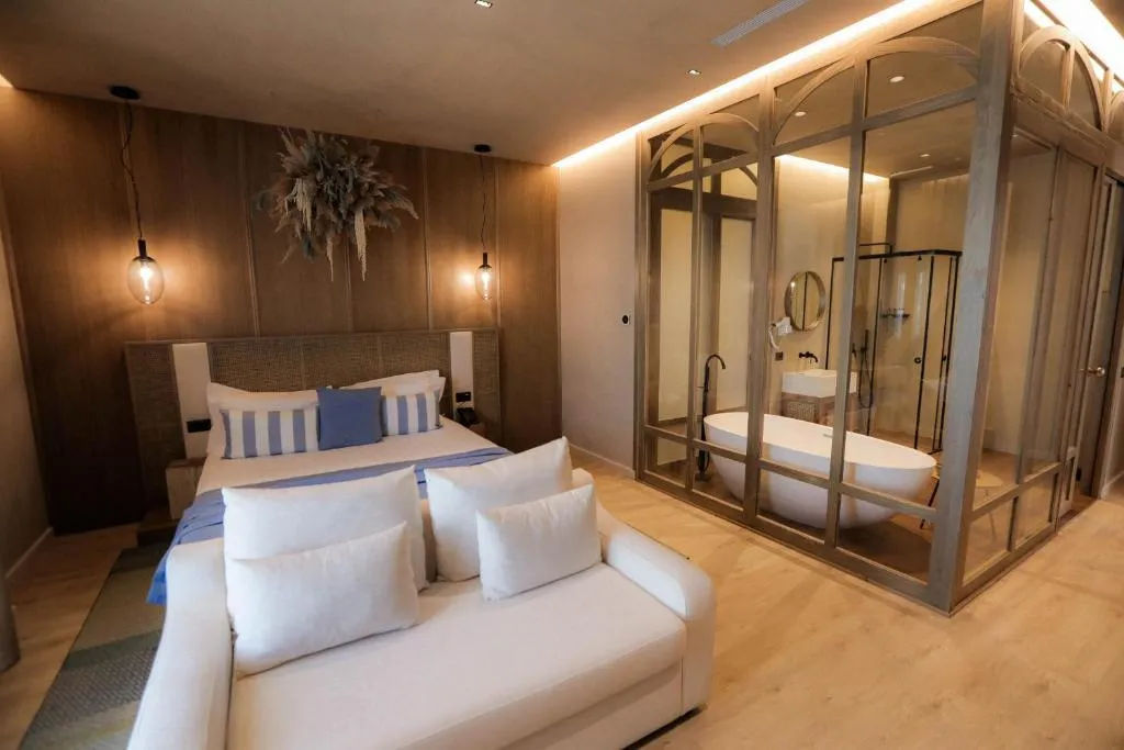 SUITE ONE BEDROOM ONE BATHROOM Room, Flower Garden Hotel, Durres