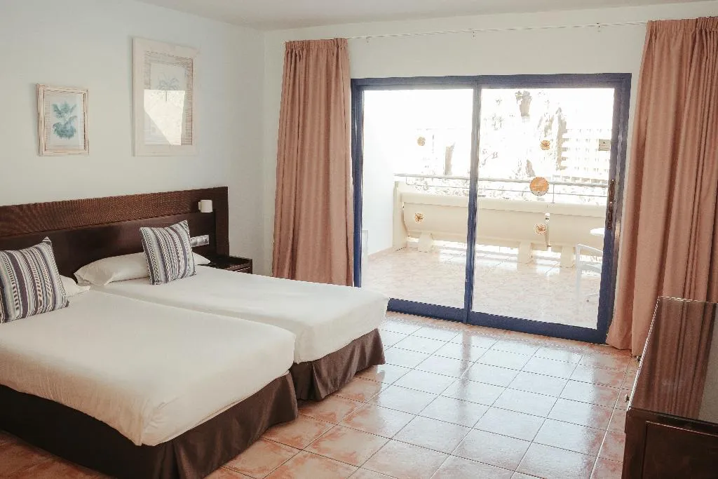 DOUBLE SUPERIOR Room, LIVVO Lago Taurito & Waterpark, Gran Canaria