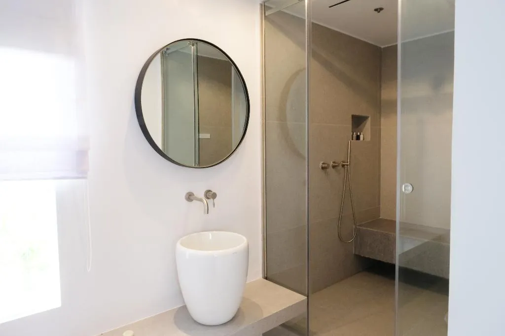 SUITE WITH JACUZZI Room, Ostraco Suites, Mykonos