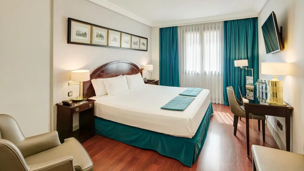 DOUBLE CLASSIC Room, Sercotel Gran Hotel Conde Duque, Madrid