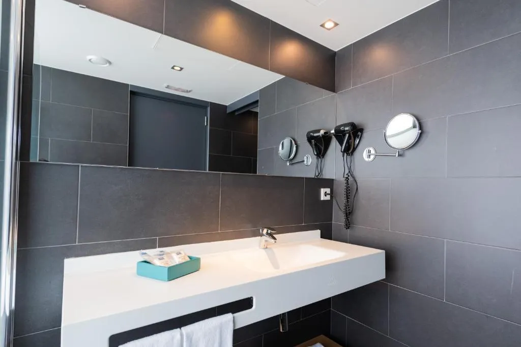 Double or Twin STANDARD Room, Atenea Port Barcelona Mataro, Barcelona