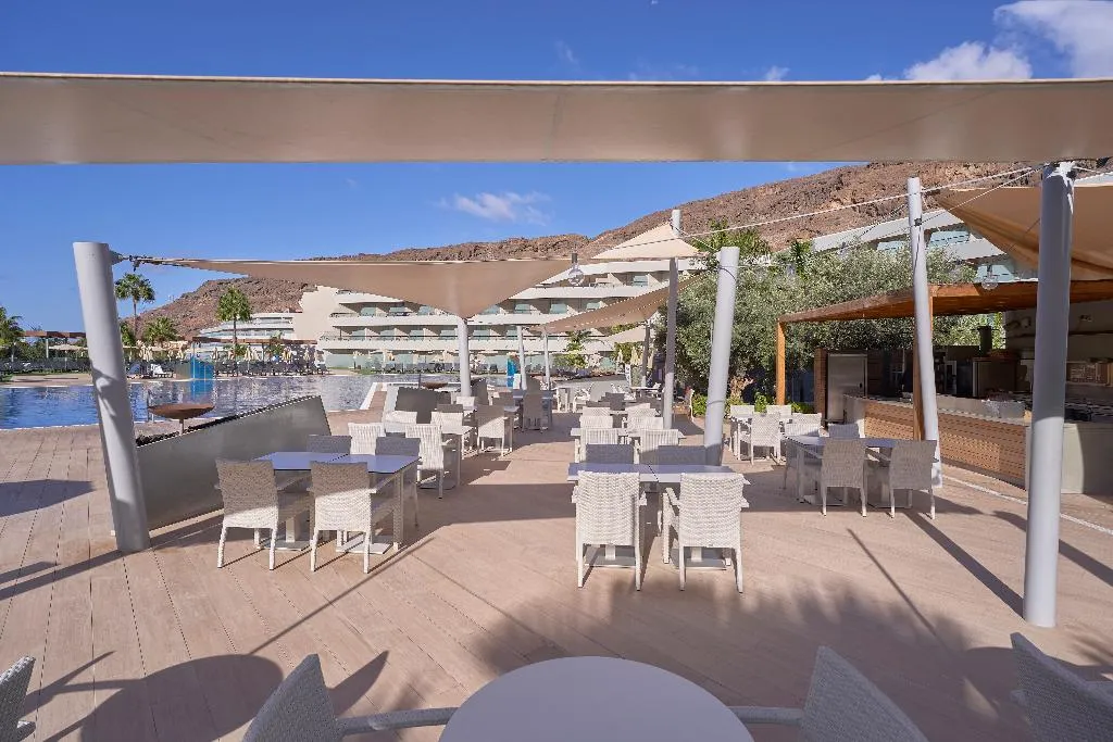Bar, Radisson Blu Resort & Spa Gran Canaria Mogan, Gran Canaria