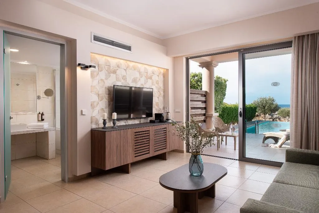 JUNIOR SUITE SEA VIEW WITH PRIVATE POOL Room, Kresten Royal Euphoria Resort, Rhodes