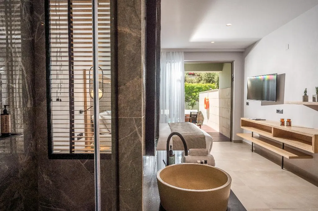 SUITE WITH PRIVATE POOL Room, Stella Palace, Crete