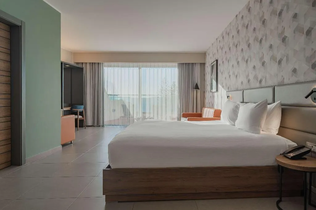 FAMILY ROOM SEA VIEW Room, DoubleTree by Hilton Malta, Malta