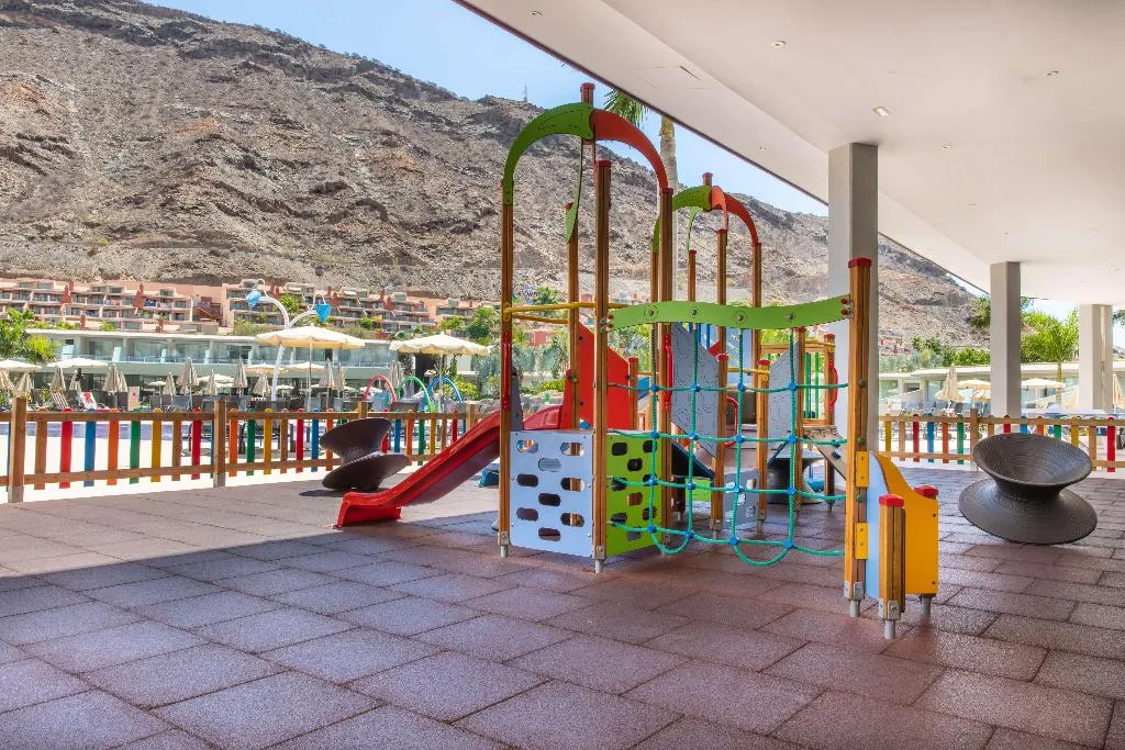Sports and Entertainment, Radisson Blu Resort & Spa Gran Canaria Mogan, Gran Canaria