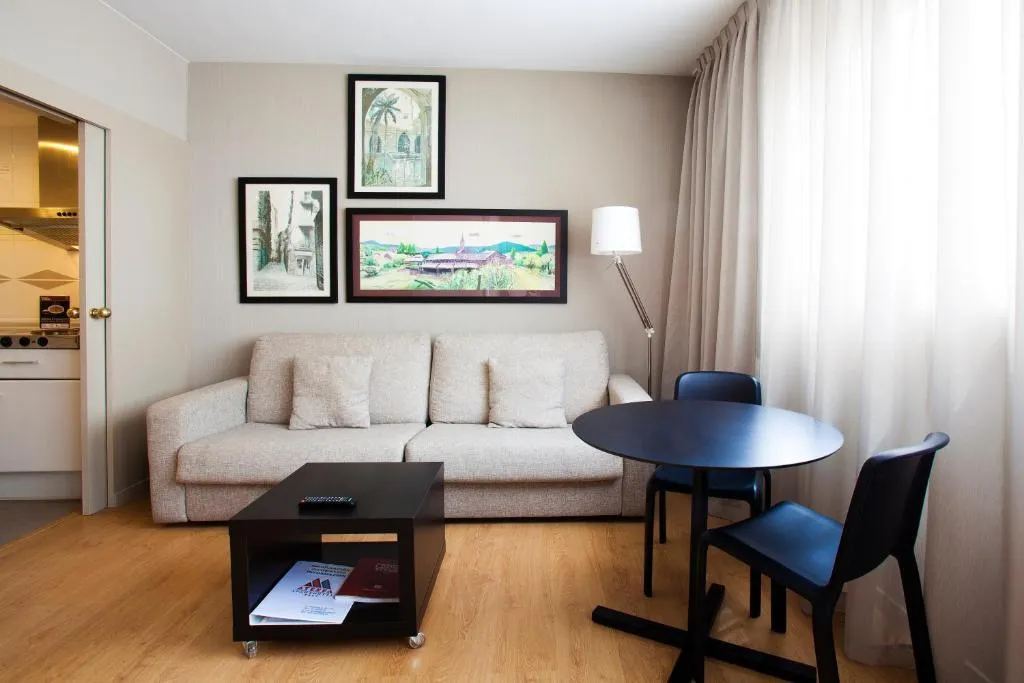 Double or Twin PREMIUM Room, Atenea Barcelona Aparthotel, Barcelona