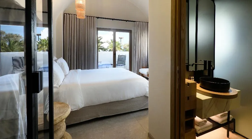 VILLA WITH PRIVATE POOL Room, Radisson Blu Zaffron Resort, Santorini