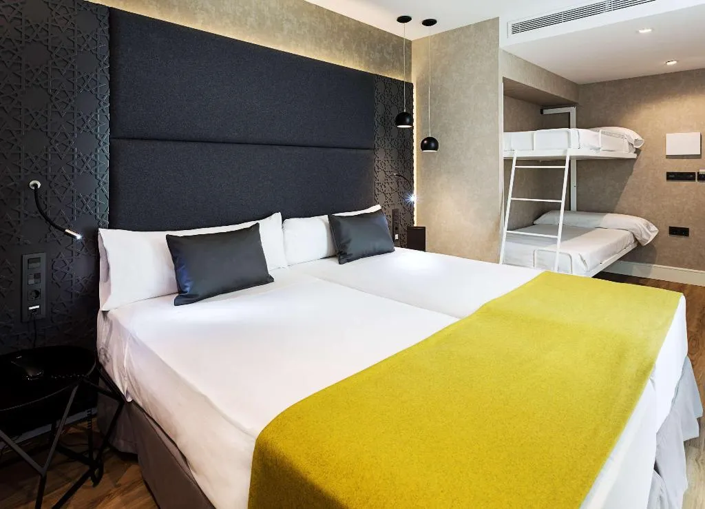 Room, Catalonia Giralda, Seville