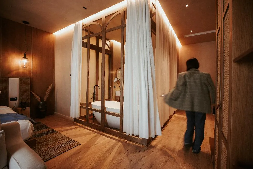 SUITE ONE BEDROOM ONE BATHROOM Room, Flower Garden Hotel, Durres