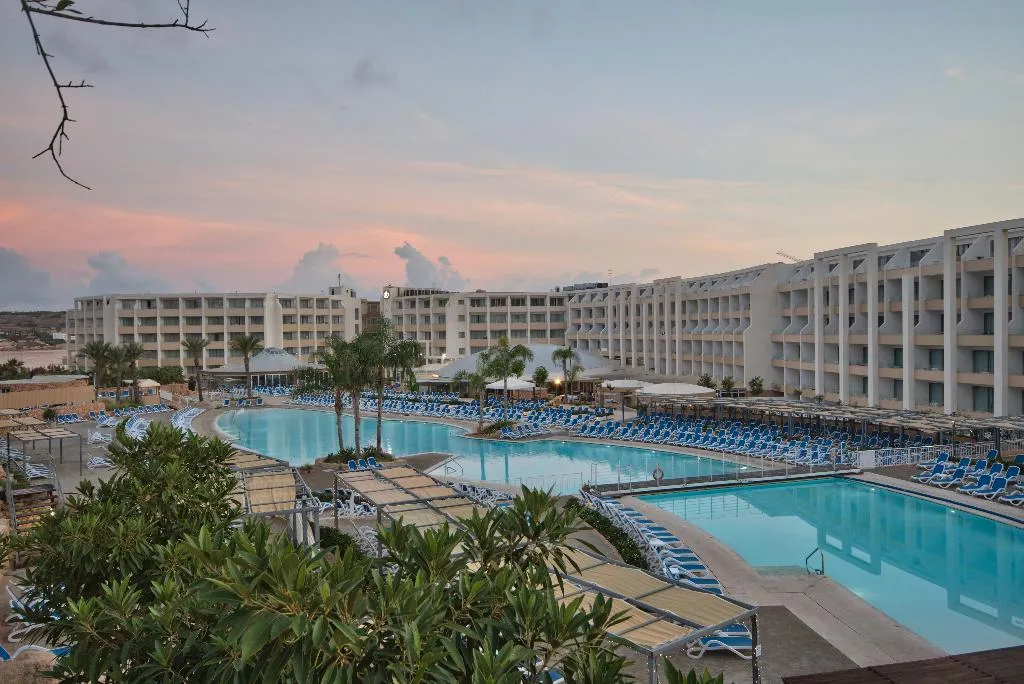 Pool, db Seabank Resort + Spa – All Inclusive, Malta