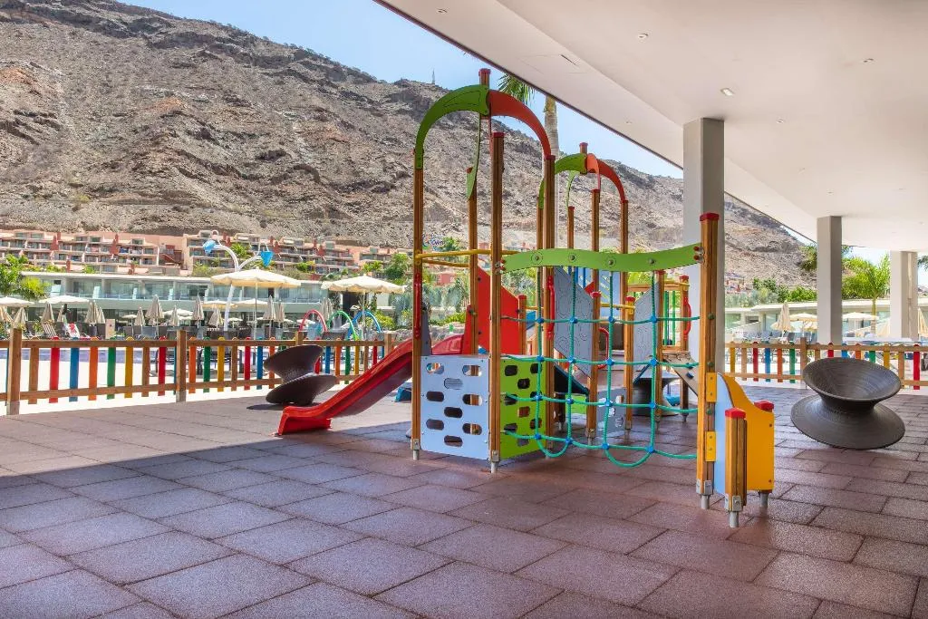Sports and Entertainment, Radisson Blu Resort & Spa Gran Canaria Mogan, Gran Canaria