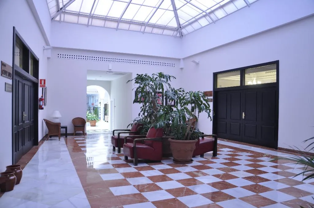 Lobby, Senator Cadiz, Costa De La Luz